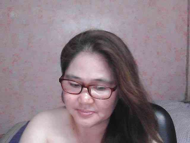 NICEtitspinay Live Webcam on BongaCams