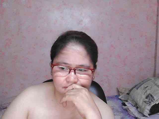 NICEtitspinay webcam