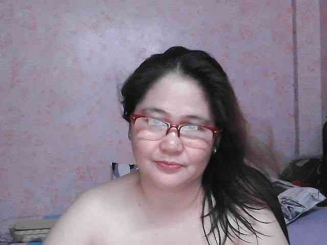 NICEtitspinay Live Webcam on BongaCams