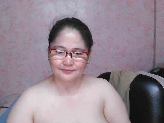 NICEtitspinay webcam
