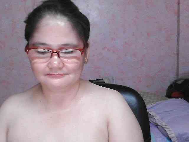 NICEtitspinay webcam