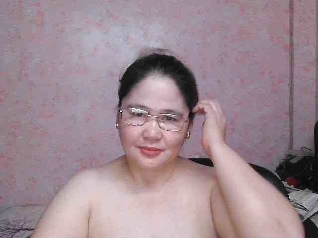 NICEtitspinay webcam