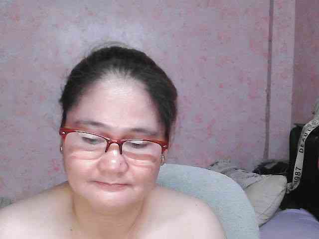 NICEtitspinay webcam