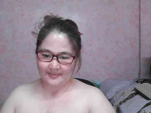 NICEtitspinay webcam