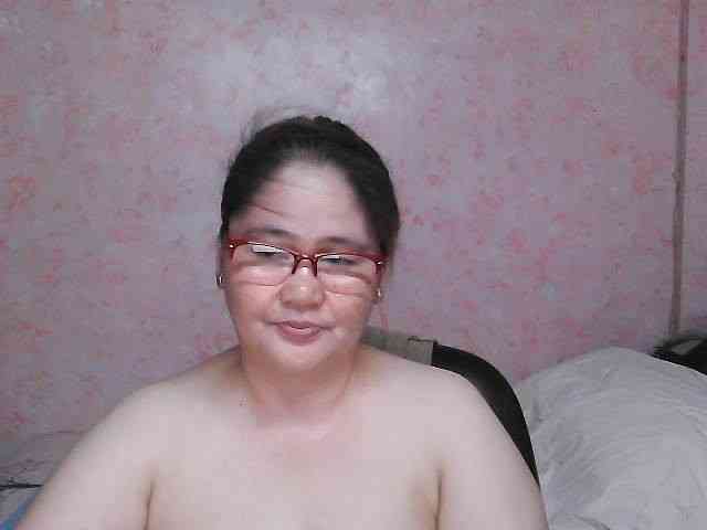 NICEtitspinay webcam