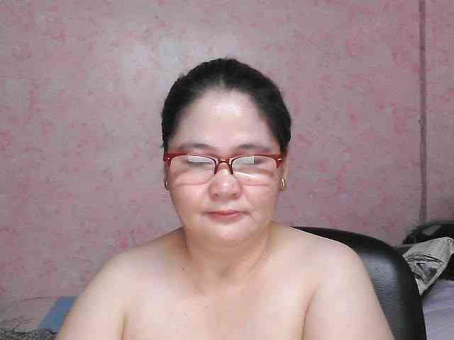 NICEtitspinay webcam
