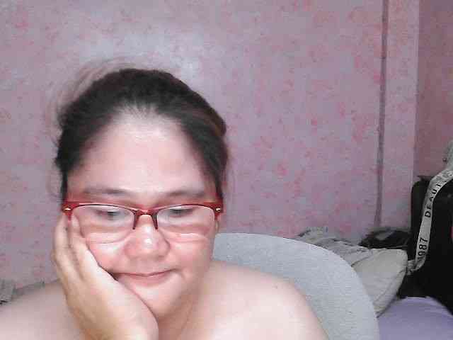 NICEtitspinay webcam