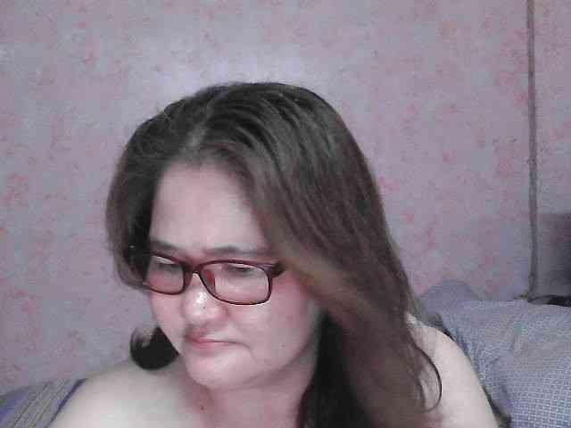 NICEtitspinay webcam