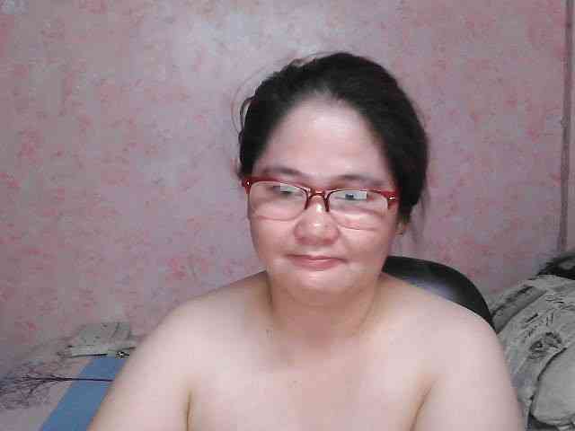 NICEtitspinay webcam