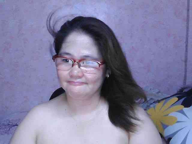 NICEtitspinay webcam