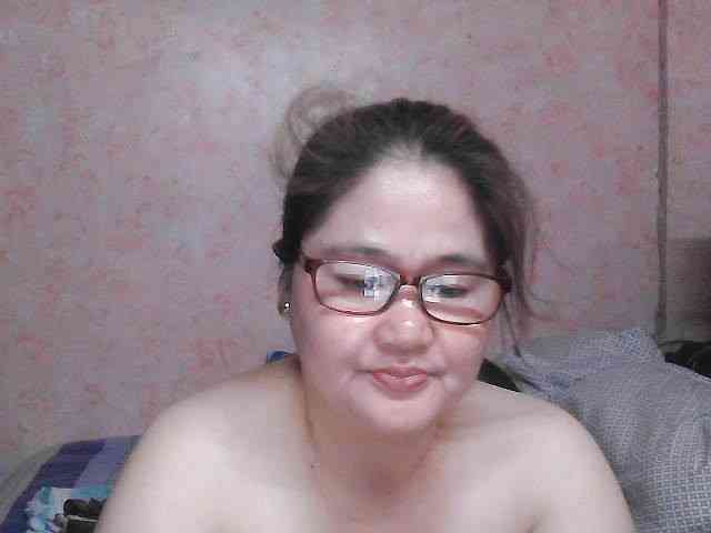 NICEtitspinay webcam