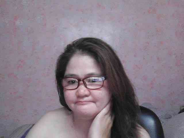 NICEtitspinay webcam