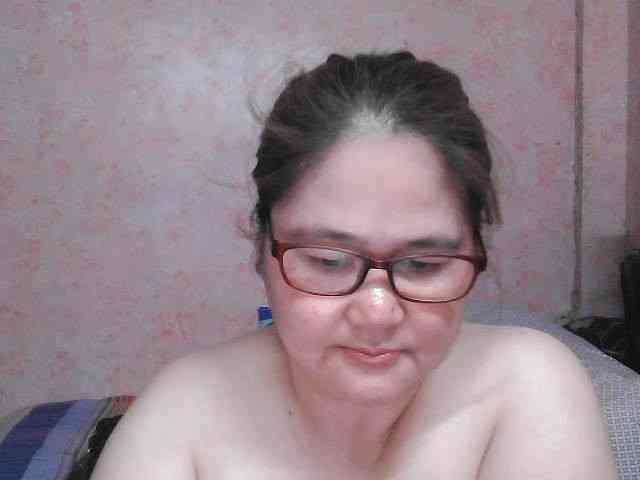 NICEtitspinay webcam