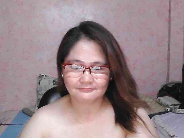 NICEtitspinay webcam