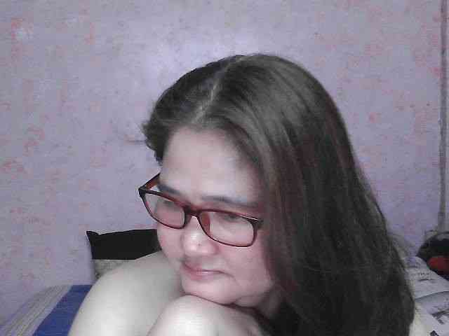 NICEtitspinay webcam