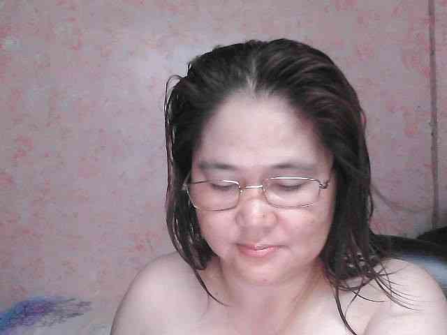 NICEtitspinay webcam