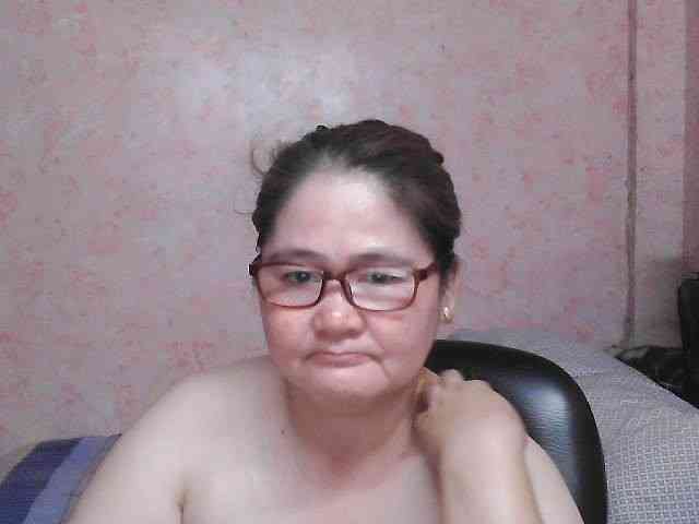 NICEtitspinay Live Webcam on BongaCams