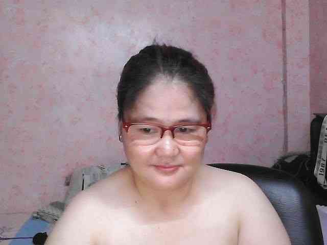 NICEtitspinay webcam