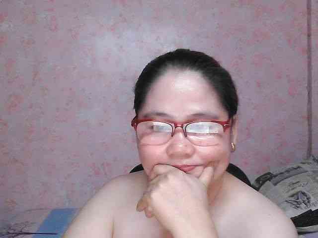 NICEtitspinay webcam