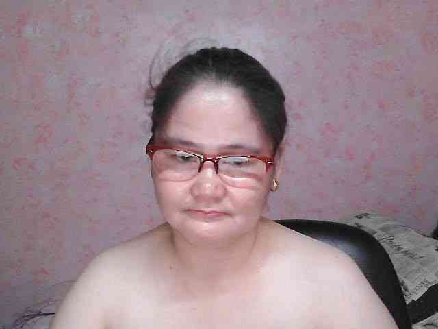 NICEtitspinay webcam