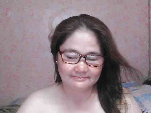 NICEtitspinay webcam