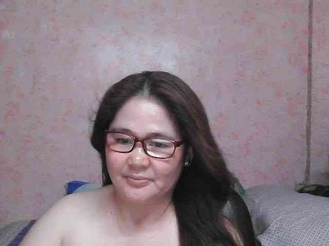 NICEtitspinay webcam