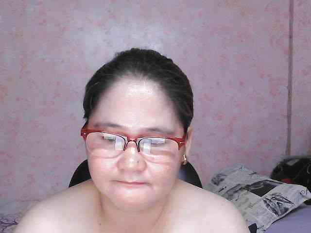 NICEtitspinay webcam