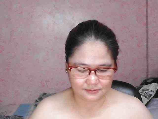 NICEtitspinay webcam