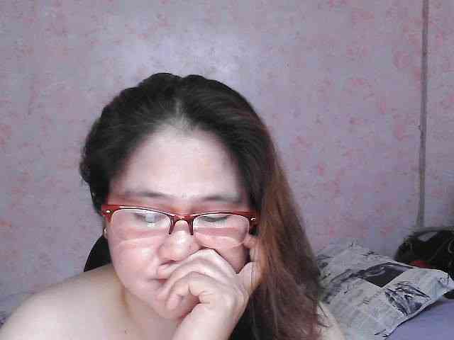 NICEtitspinay webcam