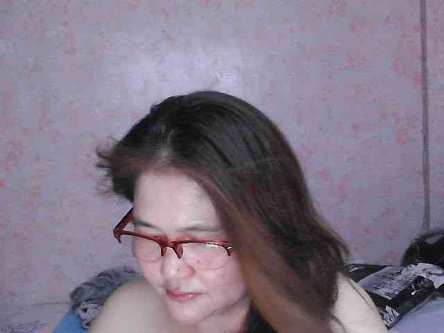 NICEtitspinay webcam