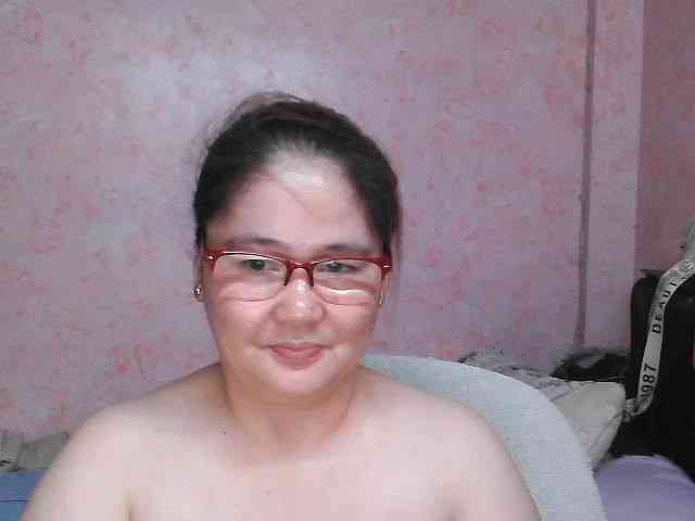 NICEtitspinay webcam