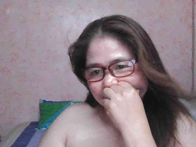 NICEtitspinay webcam