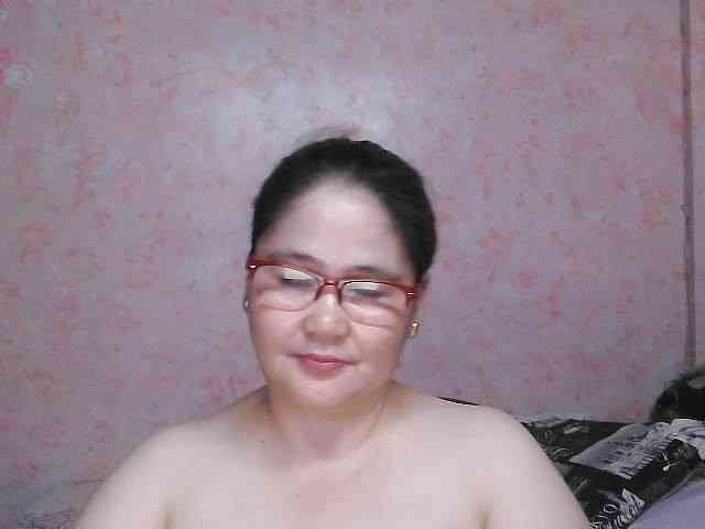 NICEtitspinay webcam