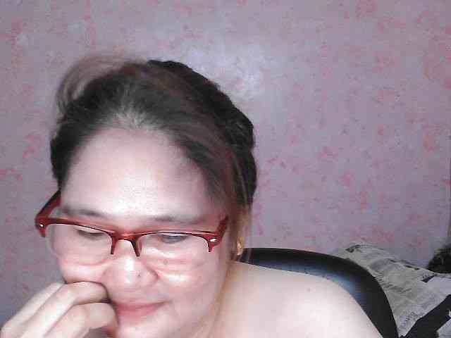 NICEtitspinay webcam
