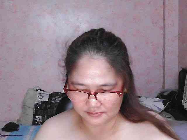 NICEtitspinay webcam