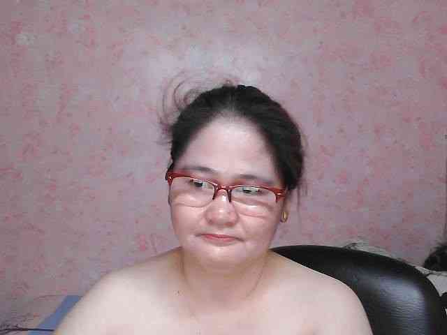 NICEtitspinay webcam