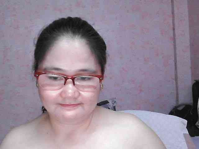 NICEtitspinay webcam