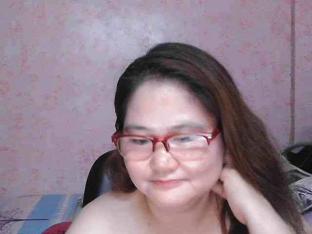 NICEtitspinay webcam