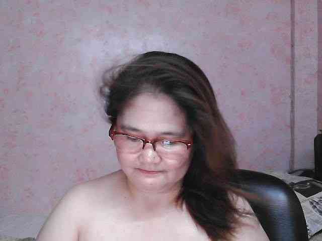 NICEtitspinay webcam