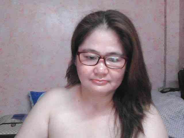 NICEtitspinay webcam