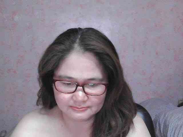 NICEtitspinay webcam