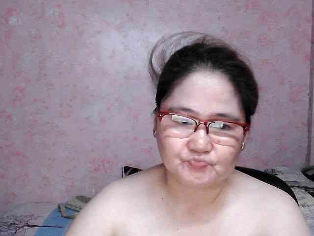 NICEtitspinay webcam