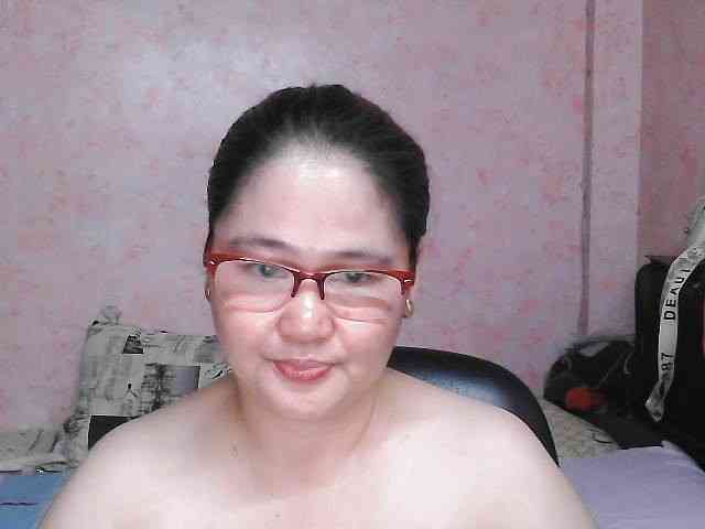 NICEtitspinay webcam