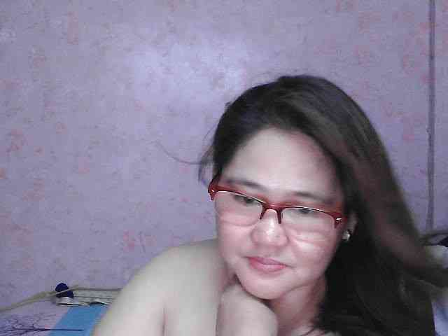 NICEtitspinay webcam
