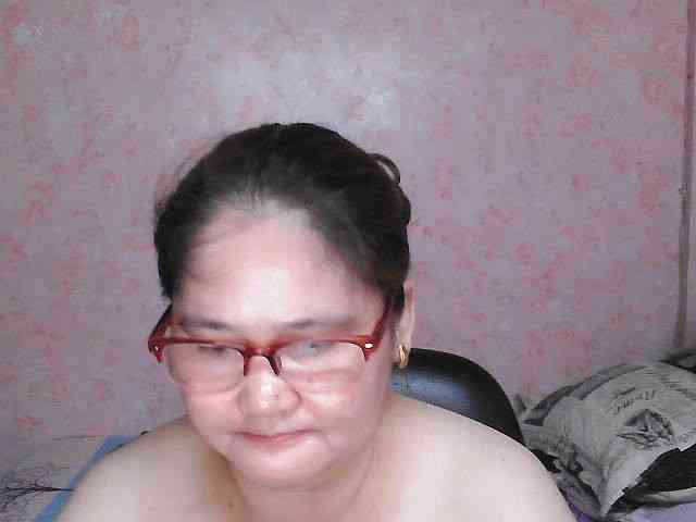 NICEtitspinay webcam