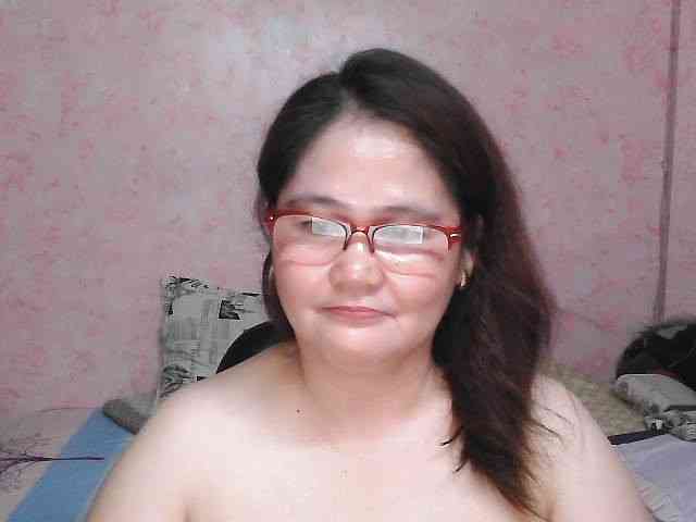 NICEtitspinay webcam