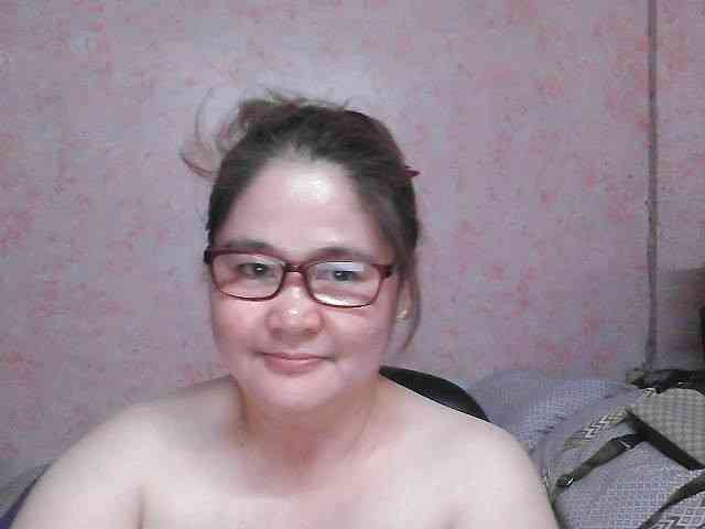 NICEtitspinay webcam