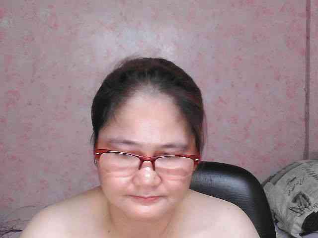 NICEtitspinay webcam