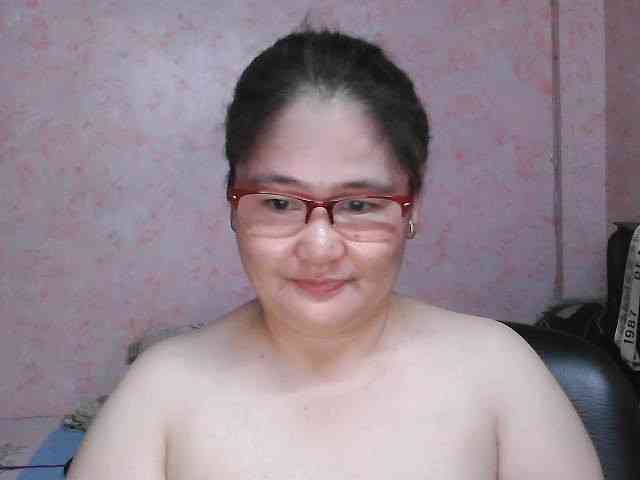 NICEtitspinay webcam