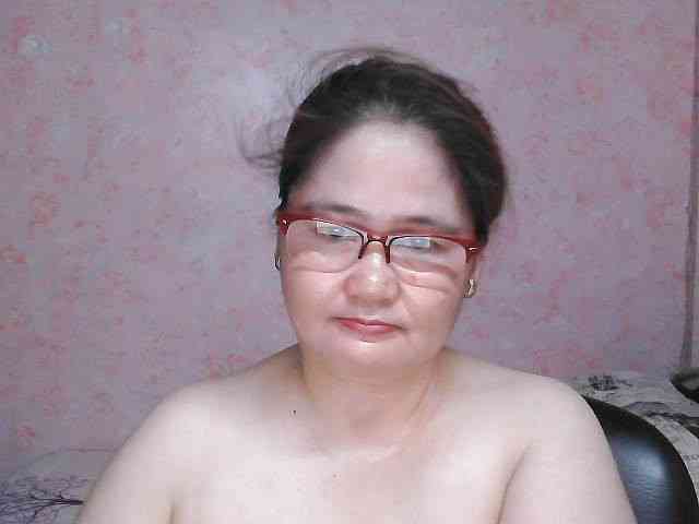 NICEtitspinay webcam